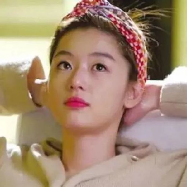 整理了一期好看精致的明星爱用耳饰,很适合年轻女孩!