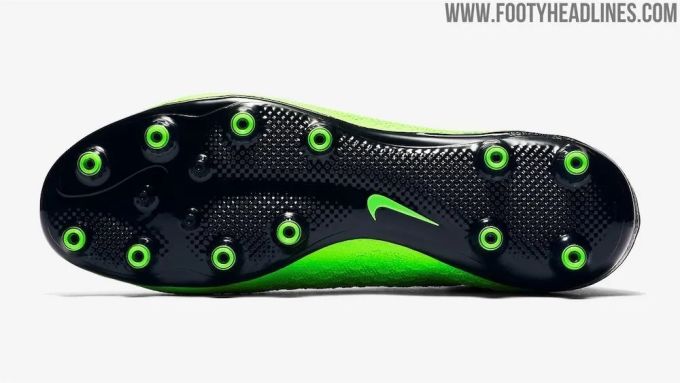 Nike Phantom VSN 2 “Green Strike”足球鞋曝光