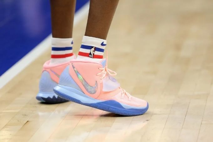 LBJ17 Low:詹姆斯系列的销量担当?