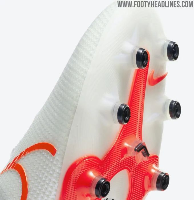 新配色Nike Mercurial Superfly足球鞋产品图曝光