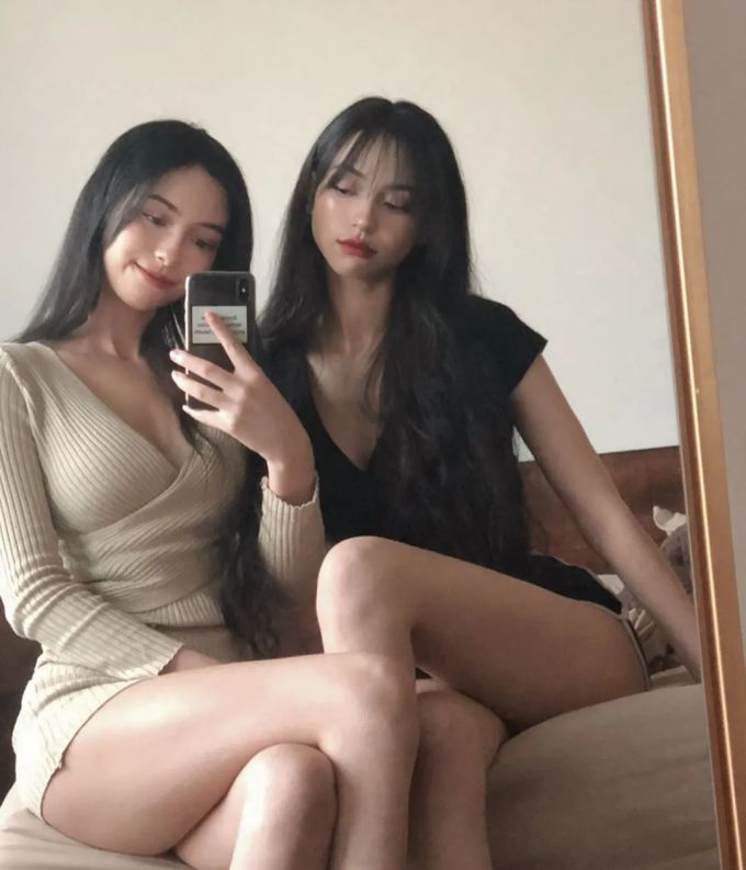 双倍姐妹花双倍性感!这些潮流界的妹妹看谁顶得住?