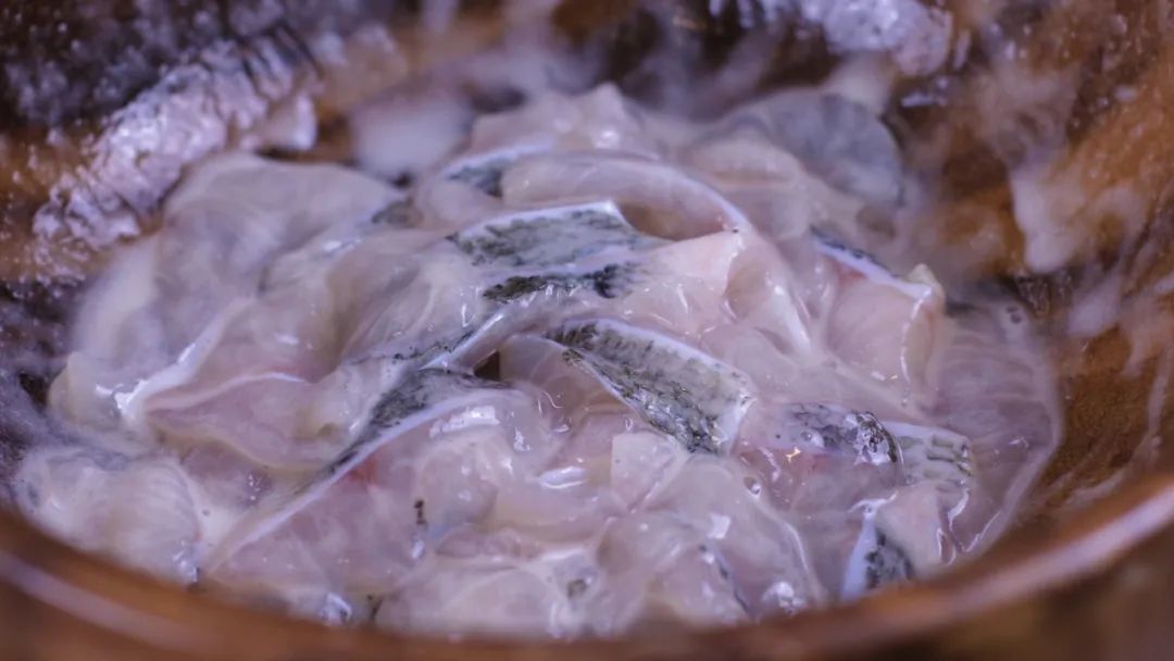 最有灵魂的酸菜鱼，是汤好喝、酸菜比鱼更好吃！