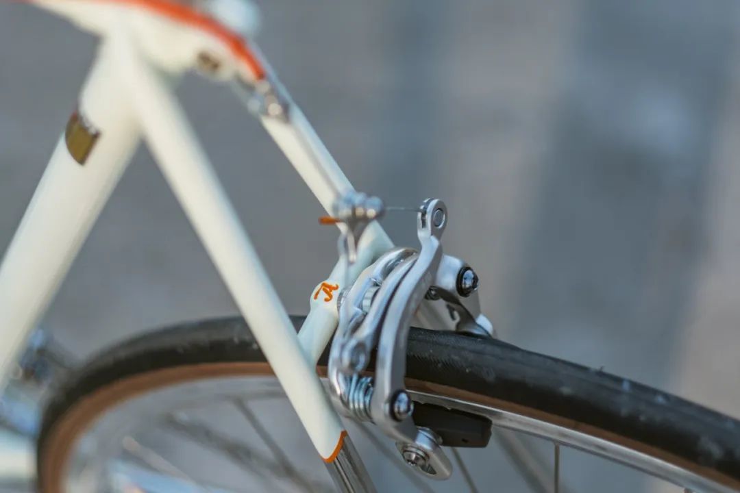 复古自行车鉴赏：致敬沃尔沃60年代老爷车，Apobike钢架公路车落地