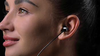 稀土永磁动圈，12小时续航：360 SNE1 无线蓝牙入耳式运动耳机 正式开售
