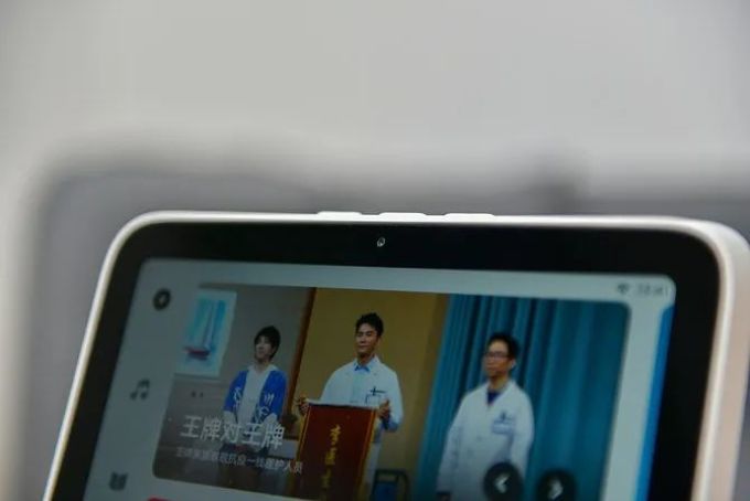 349 元的 8" 触屏音箱,19999 元的 98" 电视,只有 60Hz 刷新率的手机 | 红米 K30 Pro 发布会