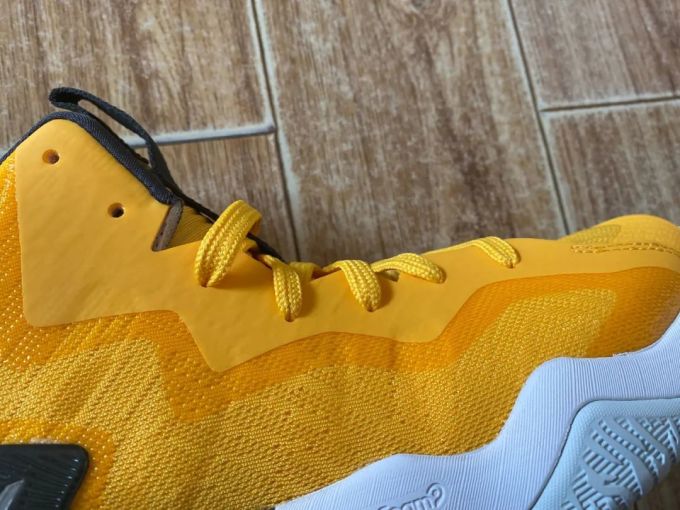 WEN鞋评-开箱 | Asics Nova Surge 听说有人说它比AJ33SE好?所以它靠什么呢