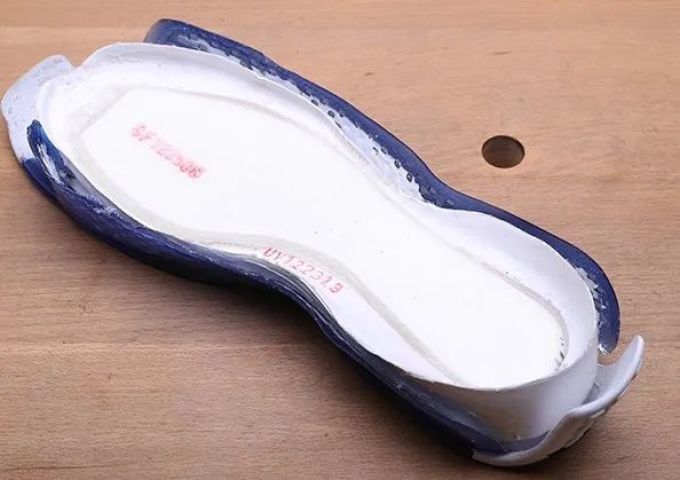 篮球之神的末代战靴——Air Jordan 18