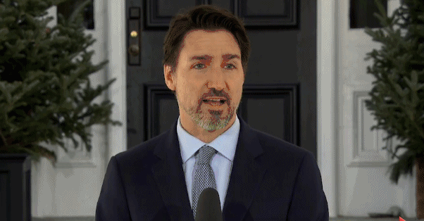 刚过去的半个月，加拿大总理上演了“边工作边带娃差点要崩”的家庭剧！