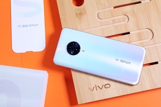 刚刚发布的vivo S6