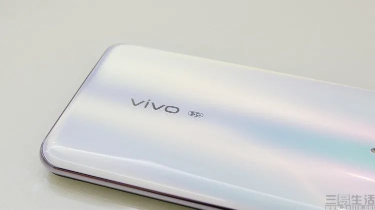 vivo S6：首款5G美颜神机，靠的却是“芯”实力