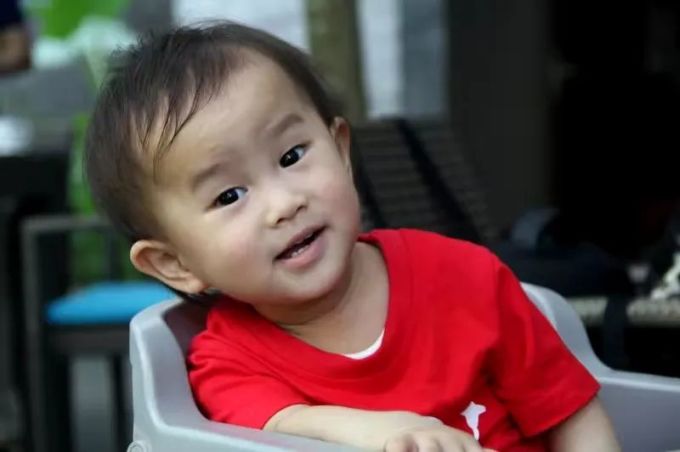 见了过敏儿,我不好意思抱怨小儿难养了.....