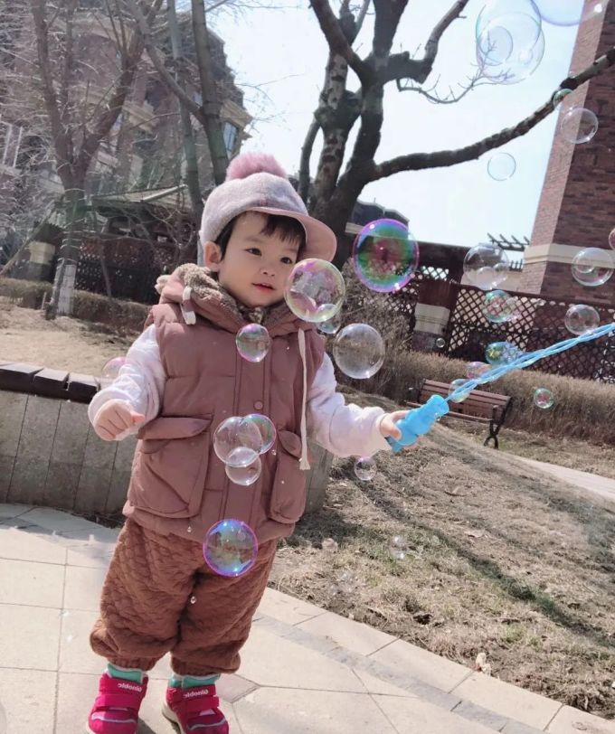 见了过敏儿,我不好意思抱怨小儿难养了.....