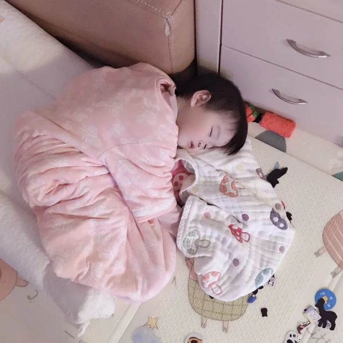 见了过敏儿,我不好意思抱怨小儿难养了.....