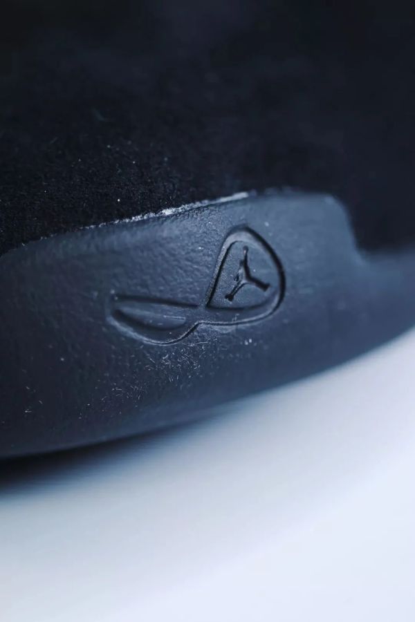 球鞋史上的大骗局——Air Jordan 1