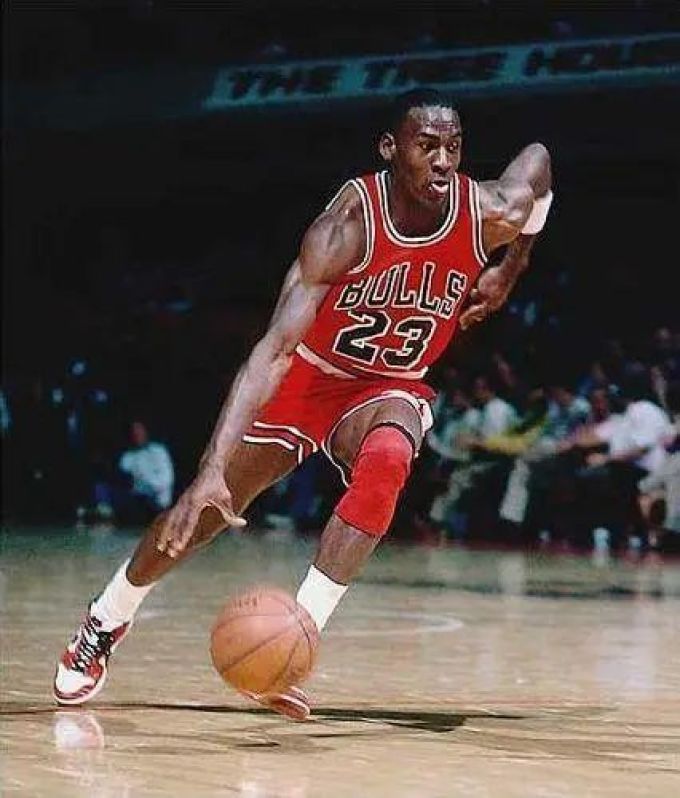 球鞋史上的大骗局——Air Jordan 1