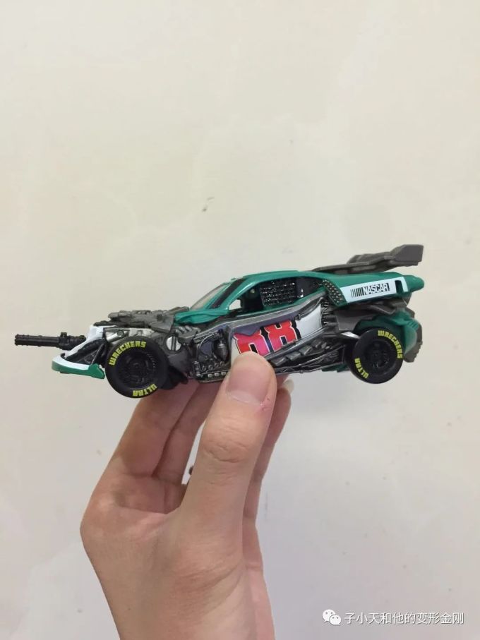 【评玩具】子小天:硕函测评《变形金刚 SS58,武装车路霸,优缺点都很明显的一款!》