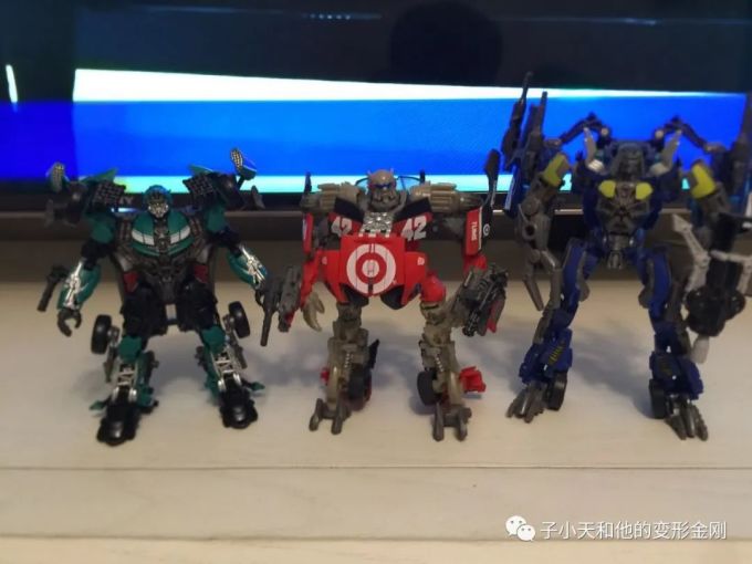 【评玩具】子小天:硕函测评《变形金刚 SS58,武装车路霸,优缺点都很明显的一款!》