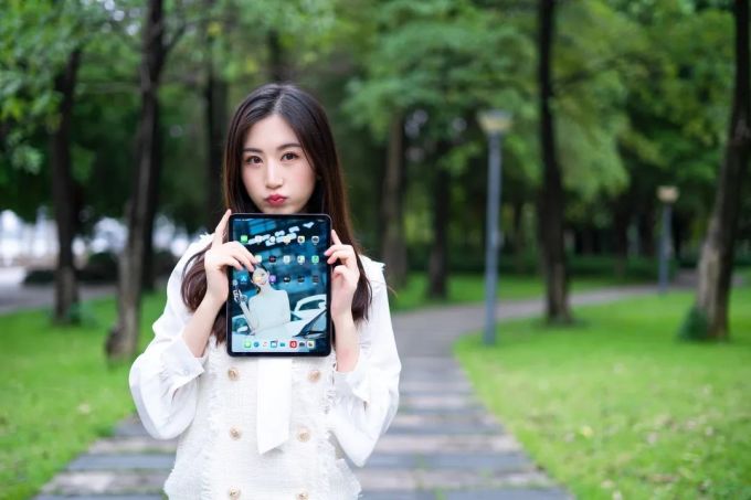 iPad Pro 2020测评 | 配合“妙控键盘”,生产力瞬间拉满?