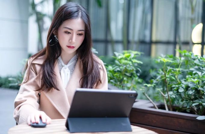 iPad Pro 2020测评 | 配合“妙控键盘”,生产力瞬间拉满?