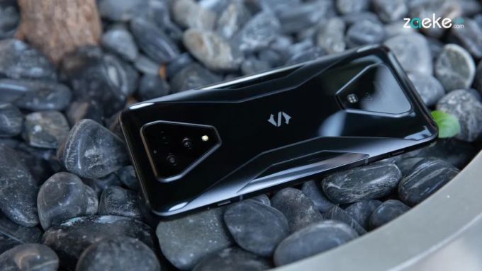 腾讯黑鲨游戏手机 3、3 Pro 体验:「游戏手机」这四个字怎么写?