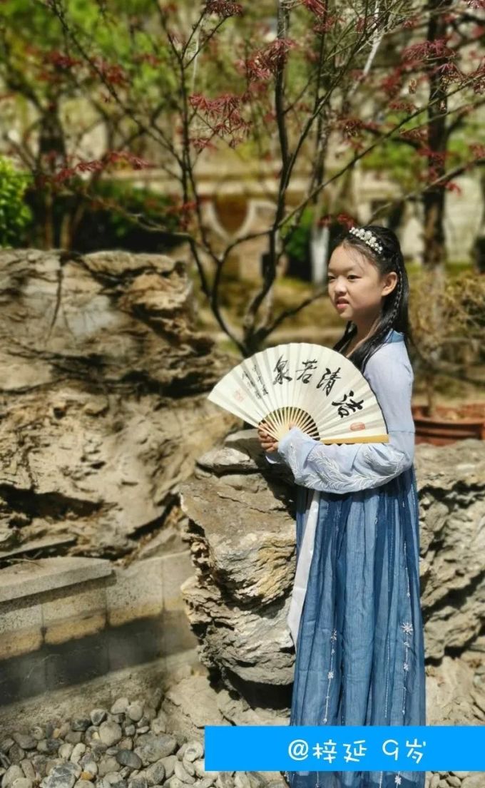 太会玩了吧!14万外国人在家“憋疯了”,纷纷把自己变成世界名画