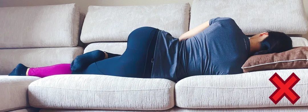 如何科学地躺着玩手机