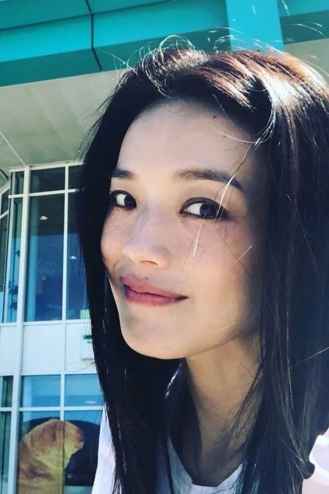 为什么好看的人自拍反而变丑？这样拍照才不浪费你的颜值