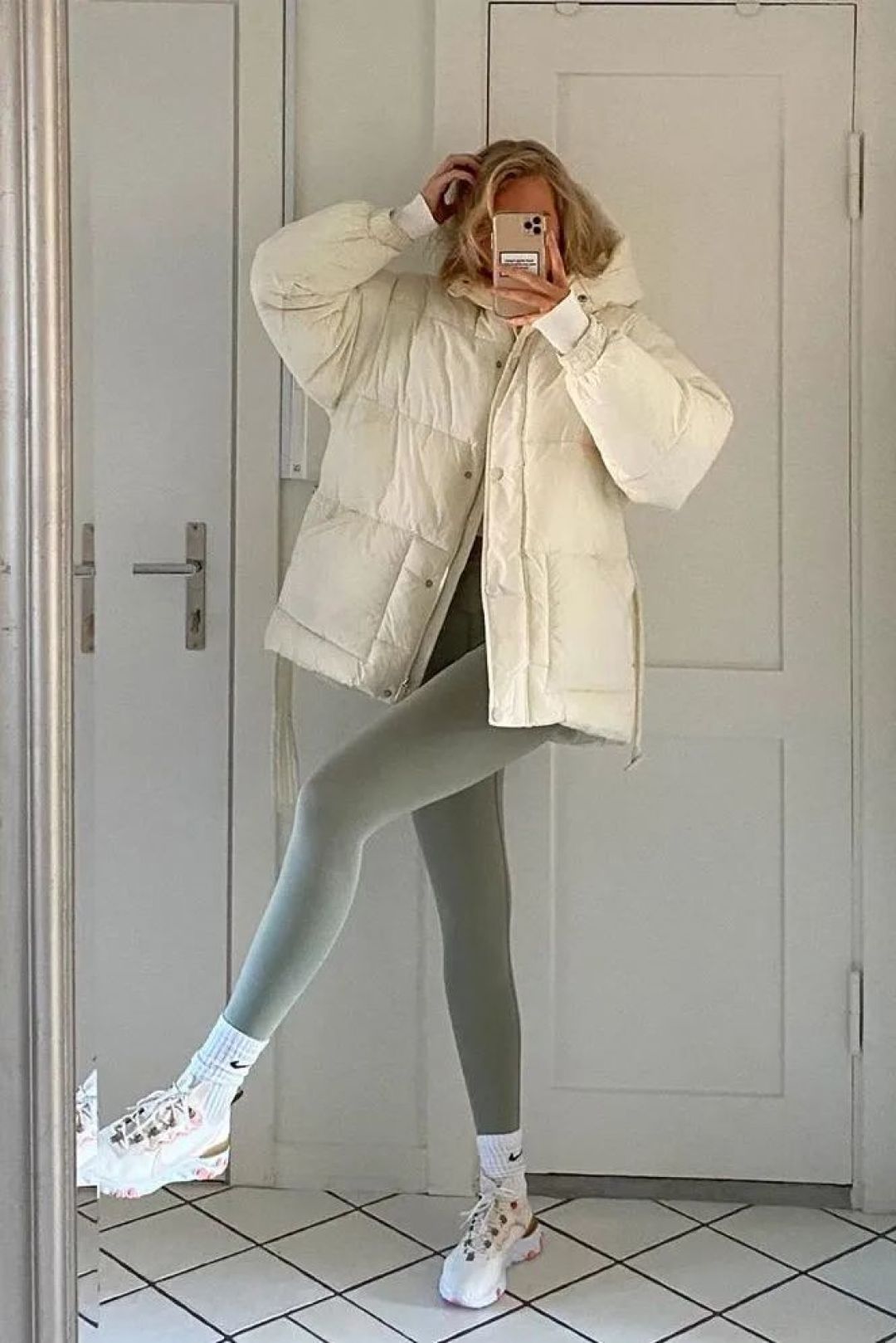 为什么好看的人自拍反而变丑？这样拍照才不浪费你的颜值