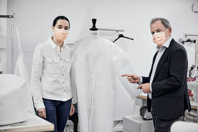 路易威登启用巴黎成衣工坊为巴黎各大医院制作防护服