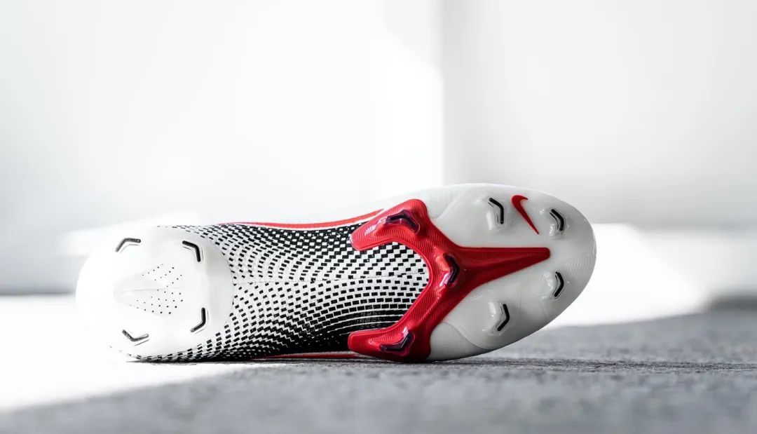 耐克发布“Future Lab II”足球鞋套装