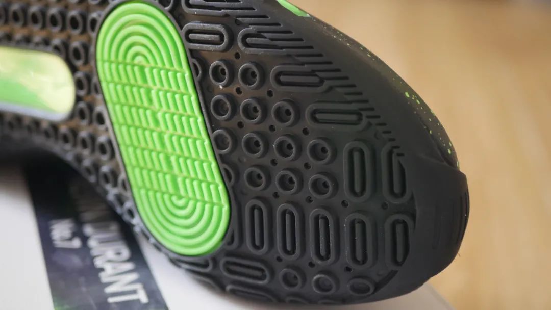 WEN鞋评-实战 | Nike KD13测评：前掌双zoom让你体验从未有过的快感 而它惊喜的不仅于此