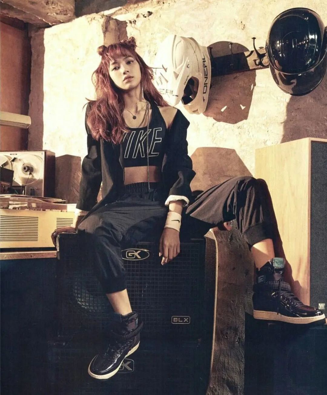 又甜又飒腿长一米八 人间芭比lisa爱穿什么鞋?