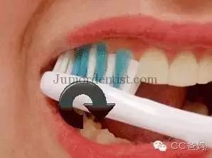 蛀牙是因为不刷牙？每天都刷牙，为什么还蛀牙？科普贴告诉你蛀牙的真正原因