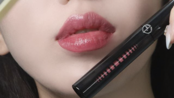 阿玛尼推出新品镜面唇釉，打造2020春夏高级光泽感唇妆～