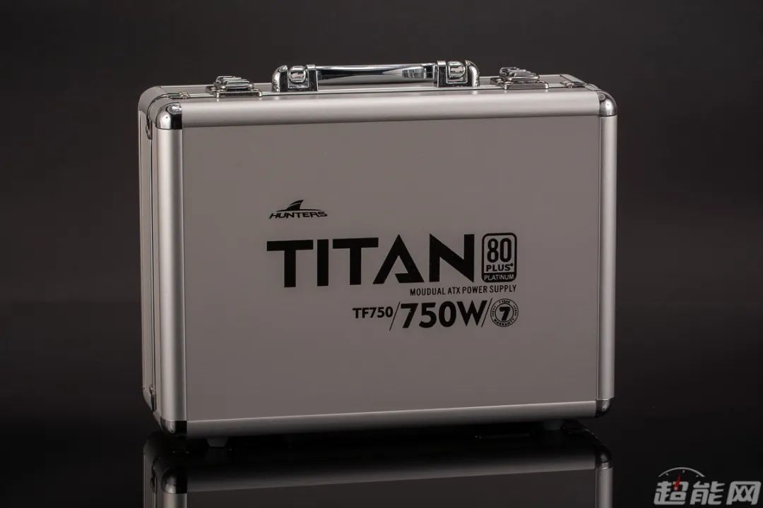 高性能迷你平台的新搭档现已登场，猎金部落TITAN TF750电源实物图赏