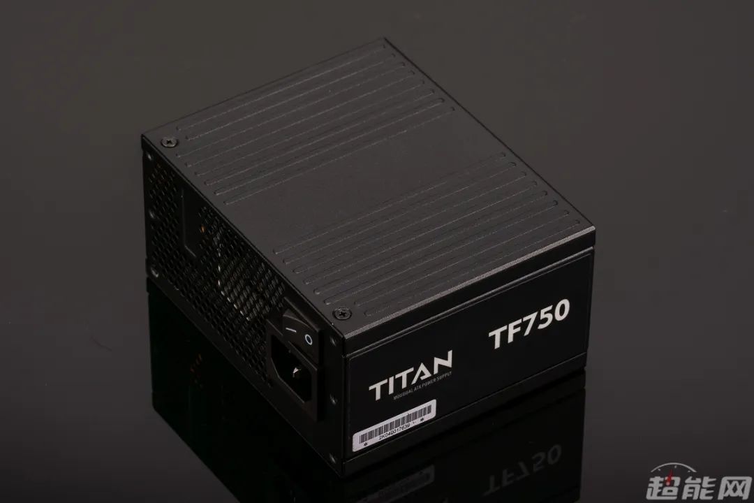 高性能迷你平台的新搭档现已登场，猎金部落TITAN TF750电源实物图赏