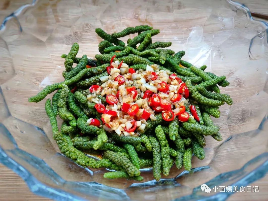 这种野菜长得难看，却比香椿更有味道，益气明目，懂行的人都在吃 ！