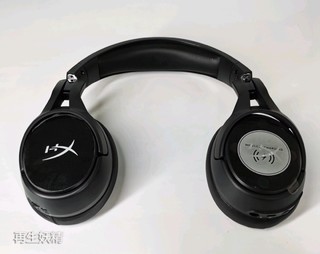 全新 HyperX 无线旗舰耳机