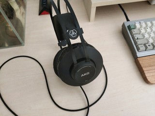 佩戴舒适，AKG k52监听耳机