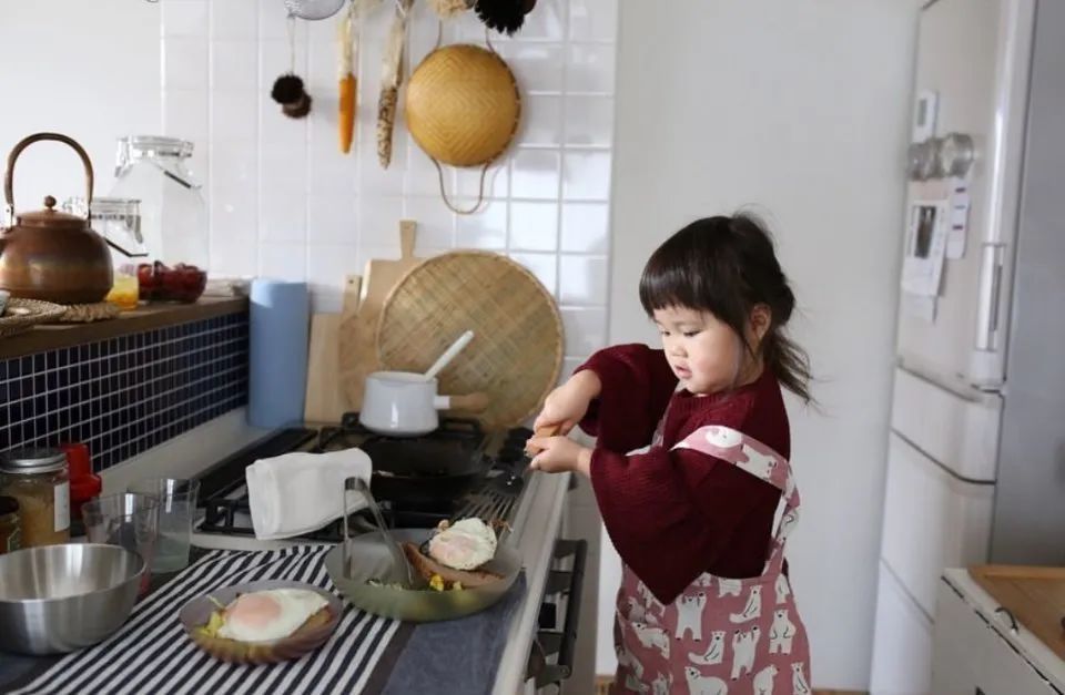 北海道小萌娃の厨房日常​，可爱炸了！