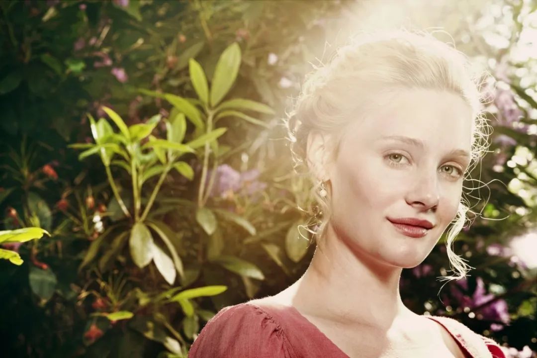 bbc剧集,吉姆·奥汉龙执导奈特利先生:强尼·弗林爱玛·伍德豪斯:安雅