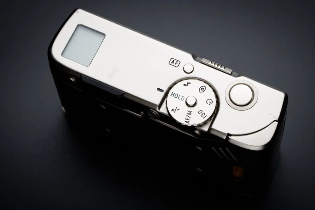 相机LIFE | Minolta TC-1 袖珍胶片相机的顶点