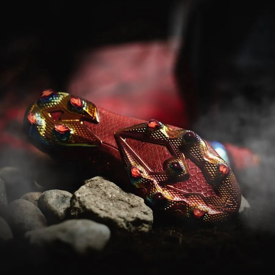阿迪达斯发布Predator 20+ “Dragon”限量版足球鞋
