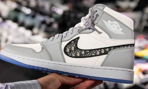 宇航员2.0六月补货 AJ1 x Dior 七月发售 “年度鞋王”之争拉开序幕