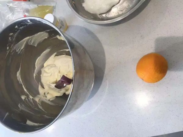 豆泥种也能做蛋糕?竹炭水果蛋糕+拉丝麻薯,连边角料都被抢空!