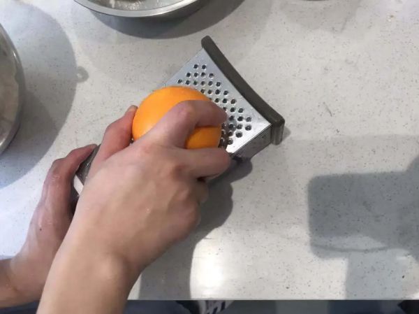 豆泥种也能做蛋糕?竹炭水果蛋糕+拉丝麻薯,连边角料都被抢空!