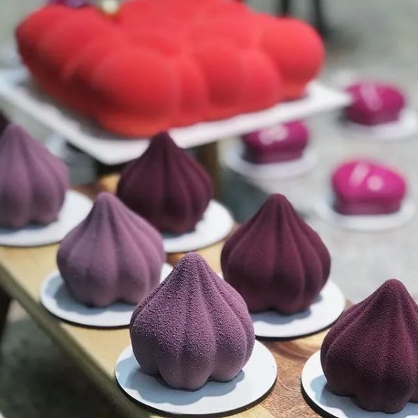 在蛋糕上玩沙面,美到惊艳!40万粉丝疯狂点赞,这美景是烘焙界的大腕!