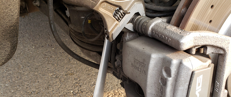 接上回glc63 Amg 后刹车片diy更换 刹车盘 片 什么值得买