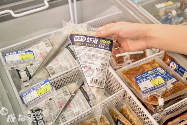 蜀大侠开火锅便利店了,菜品1块9起卖!