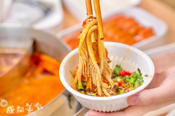 蜀大侠开火锅便利店了,菜品1块9起卖!